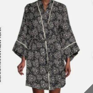 DKNY Star Print black white  tie-Waist Robe size M Donna Karen NWT